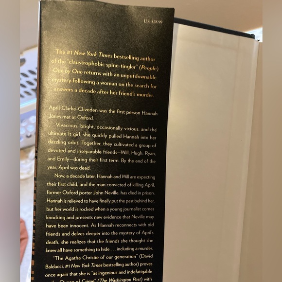 Ruth Ware Hardcover Bundle - Picture 2 of 3